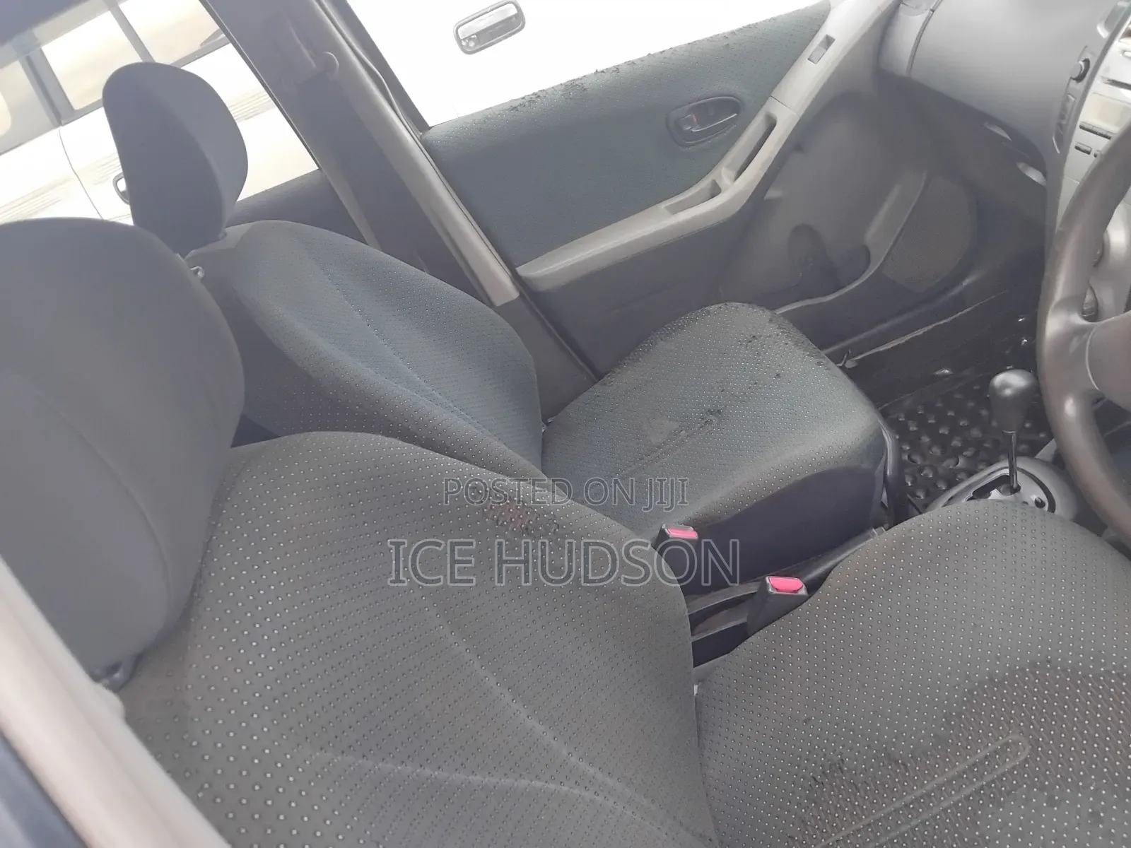 Toyota Vitz 2007 Silver
