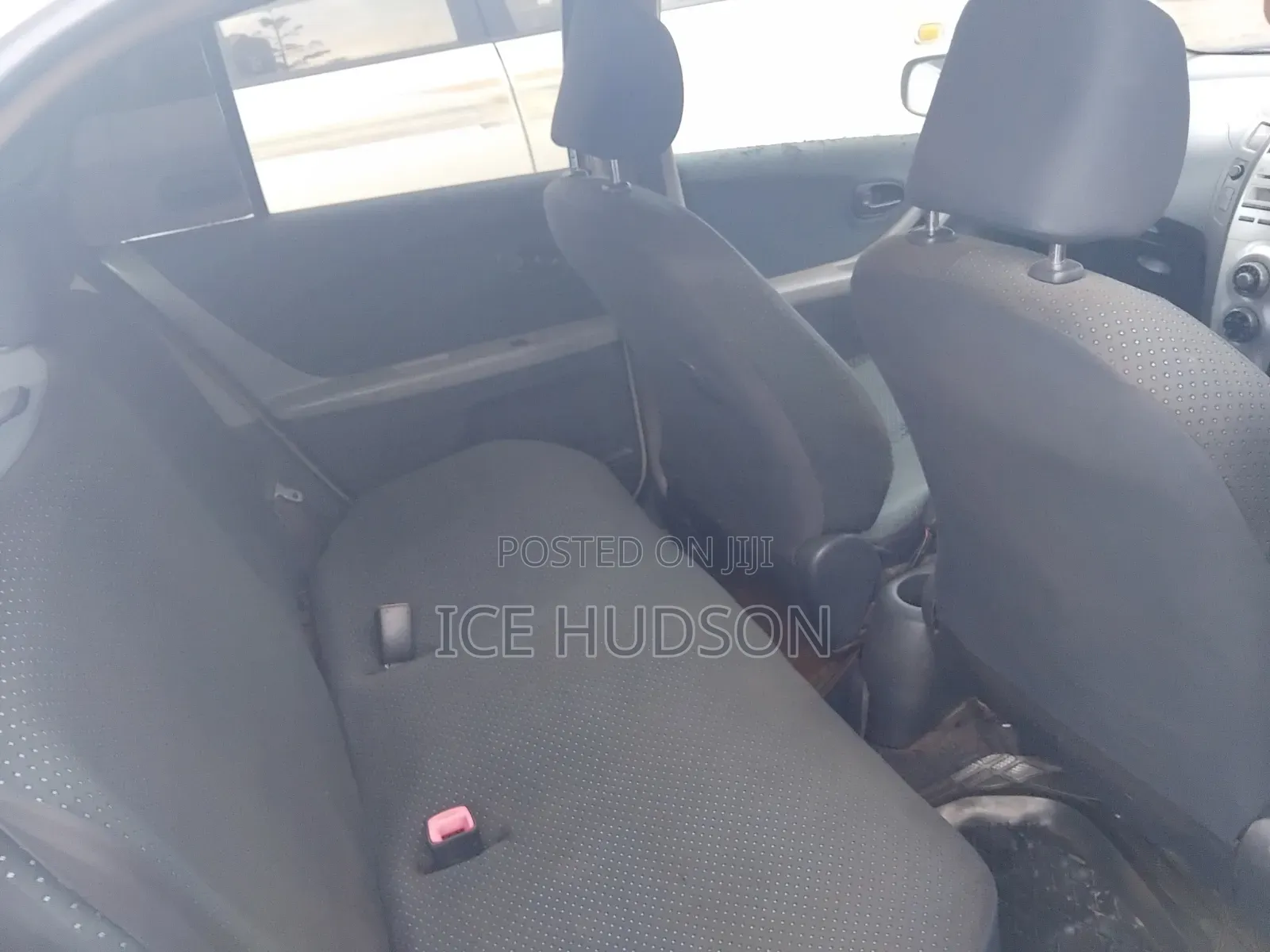 Toyota Vitz 2007 Silver