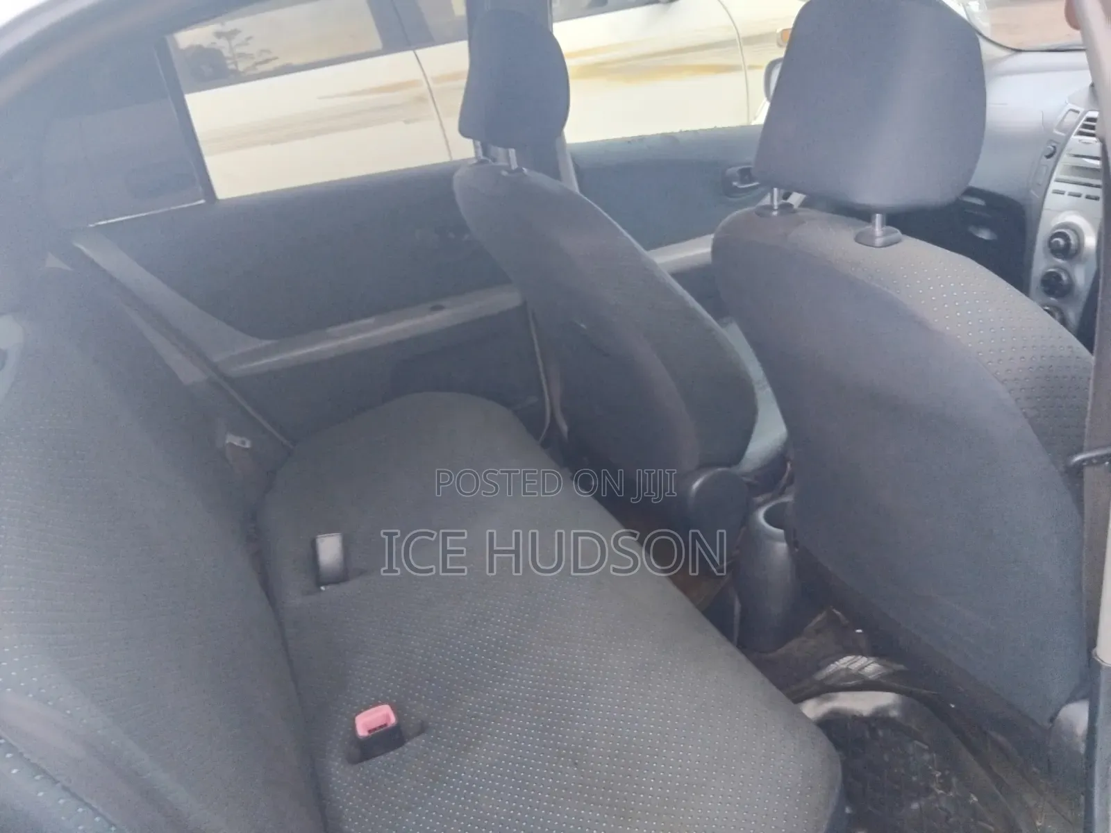 Toyota Vitz 2007 Silver