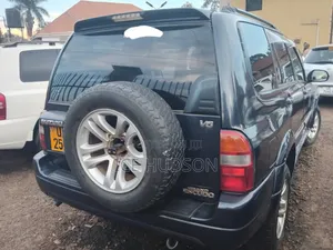 Suzuki Escudo 2004 Black