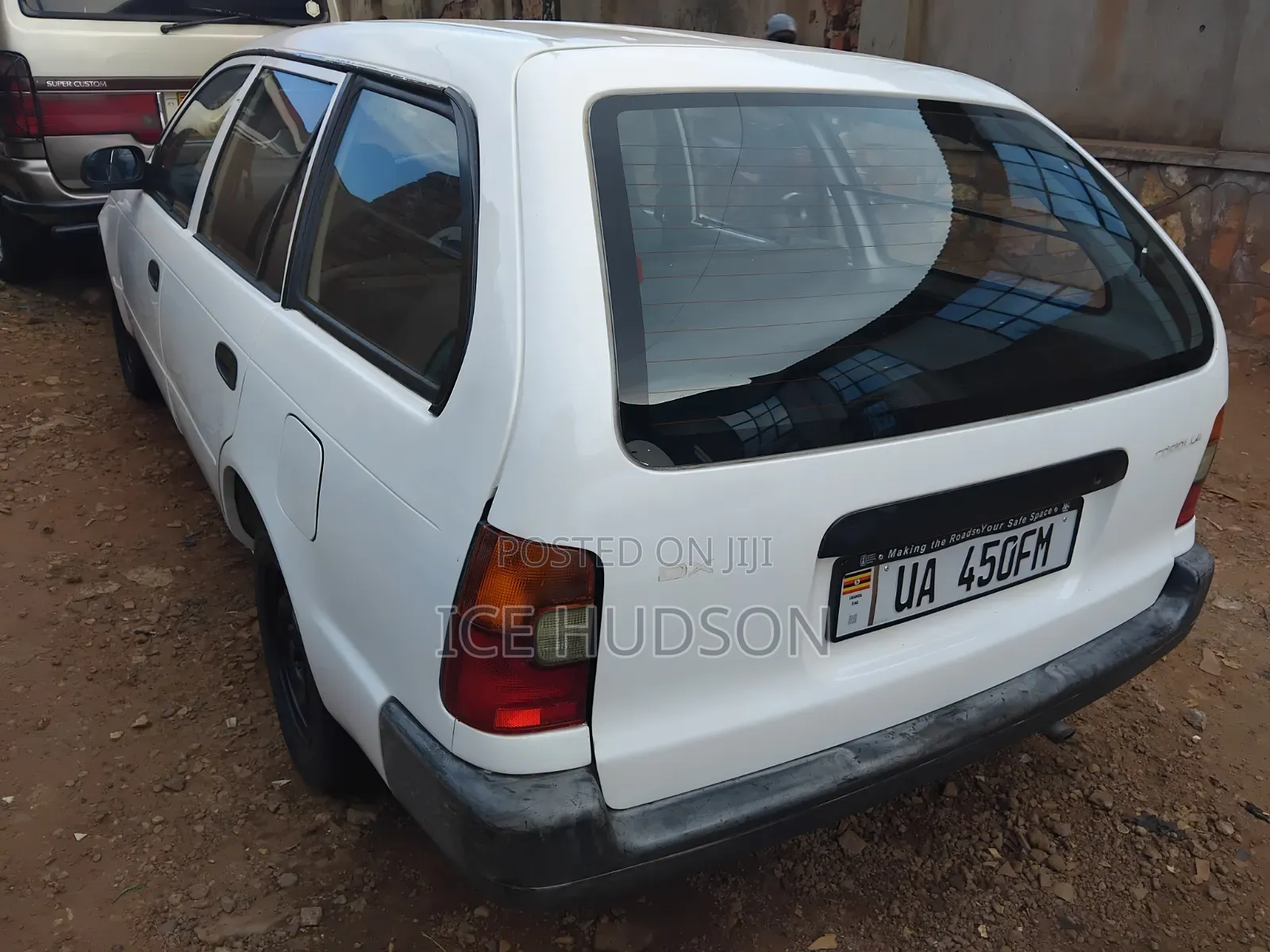 Toyota Corolla 1999 White