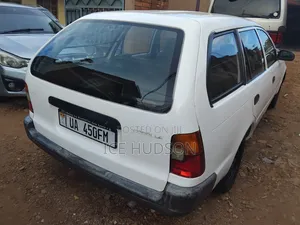 Toyota Corolla 1999 White