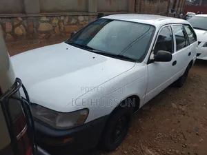 Toyota Corolla 1999 White