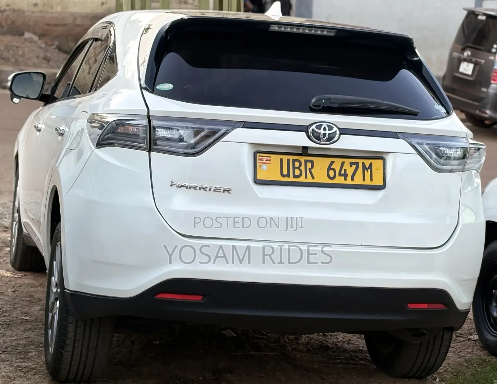 Toyota Harrier 2.0 2015 White
