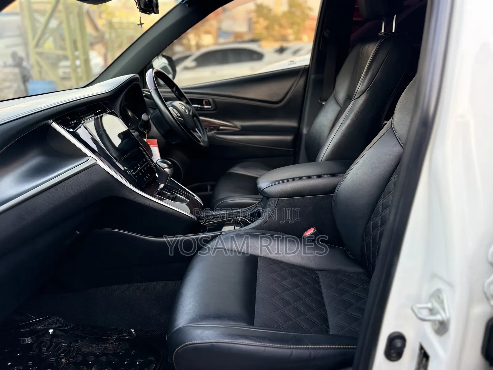 Toyota Harrier 2.0 2015 White