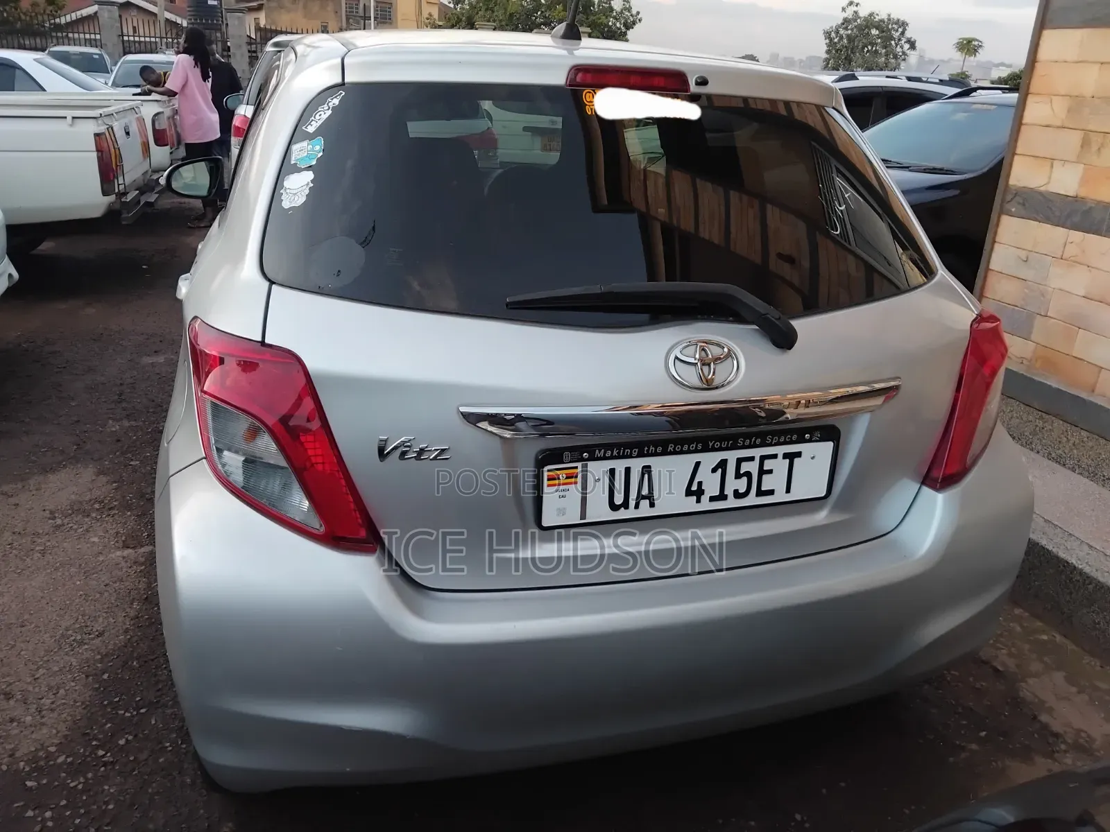 Toyota Vitz 2015 Silver