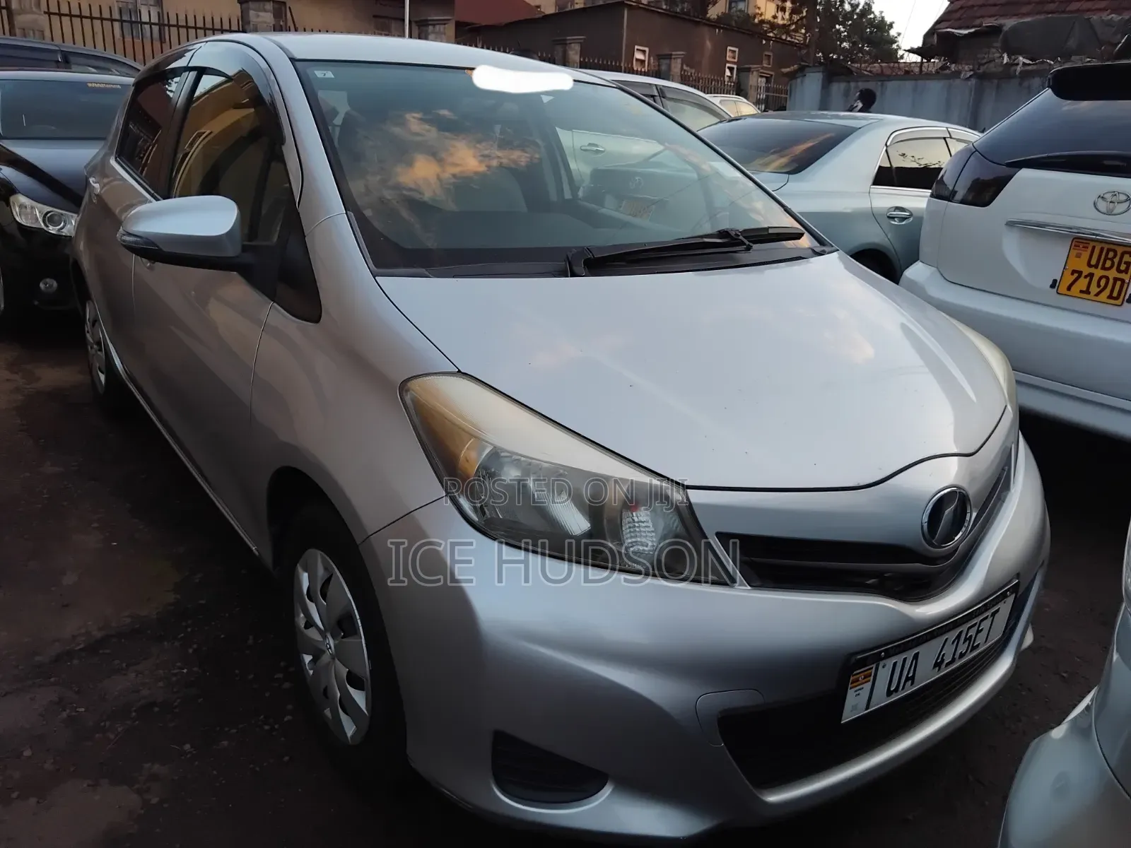 Toyota Vitz 2015 Silver
