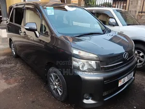 Toyota Voxy 2013 Gray