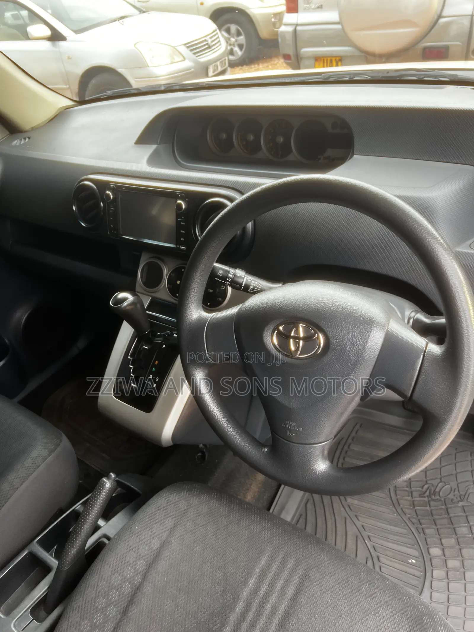 Toyota Corolla Rumion Hatchback 1.8 AWD 2011 White
