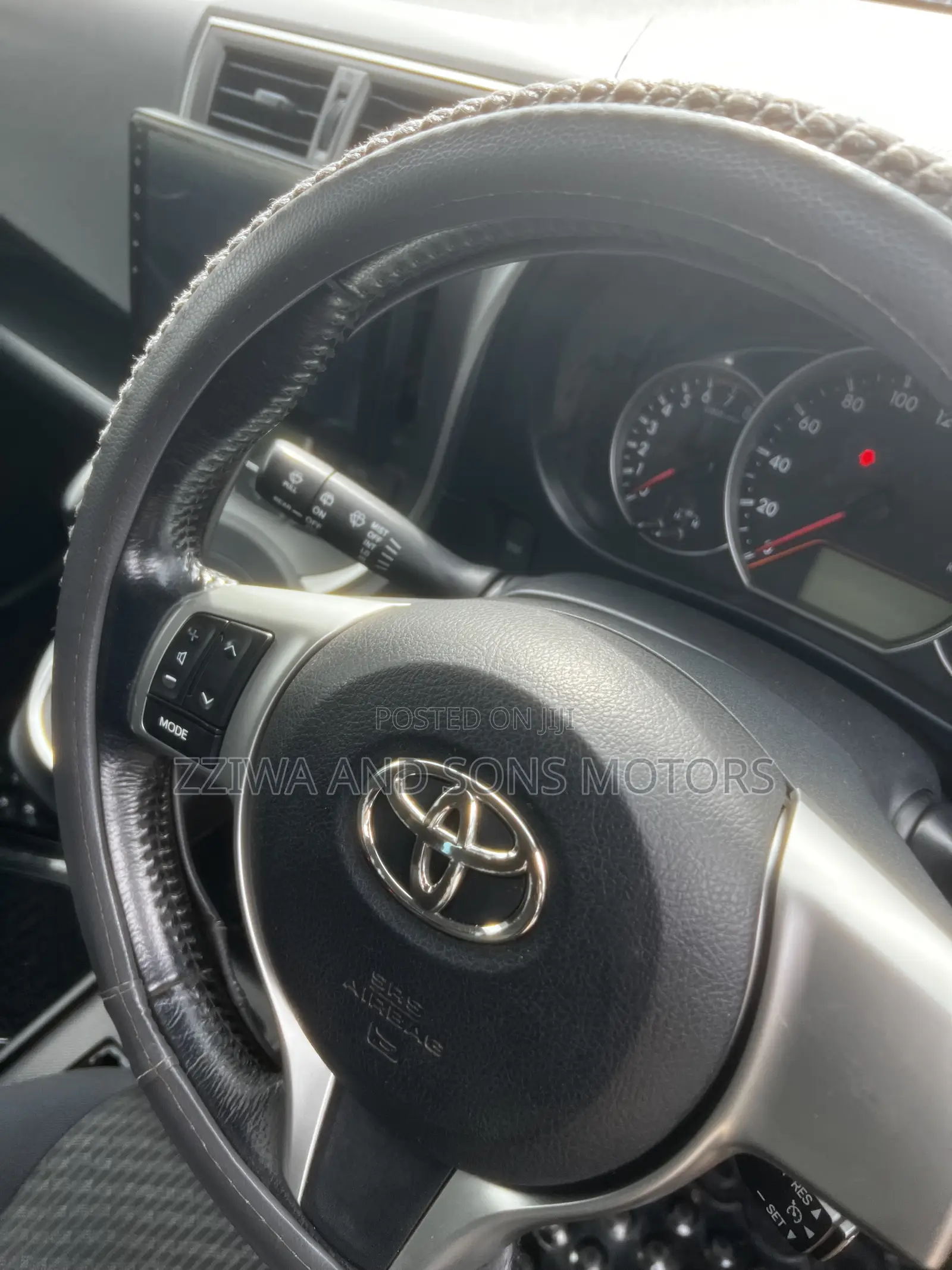 Toyota Ractis 1.5 AWD 2012 Silver