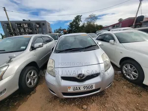 Toyota Vitz 2003 Silver