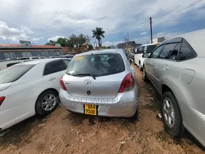 Toyota Vitz 2003 Silver