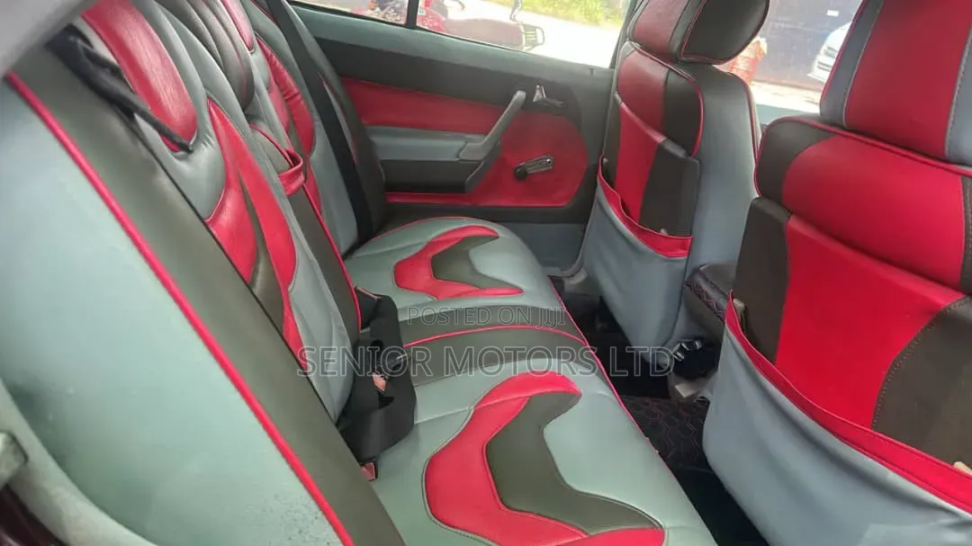 Mercedes-Benz 190E 1990 Red