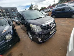 Toyota Noah 2012 Black