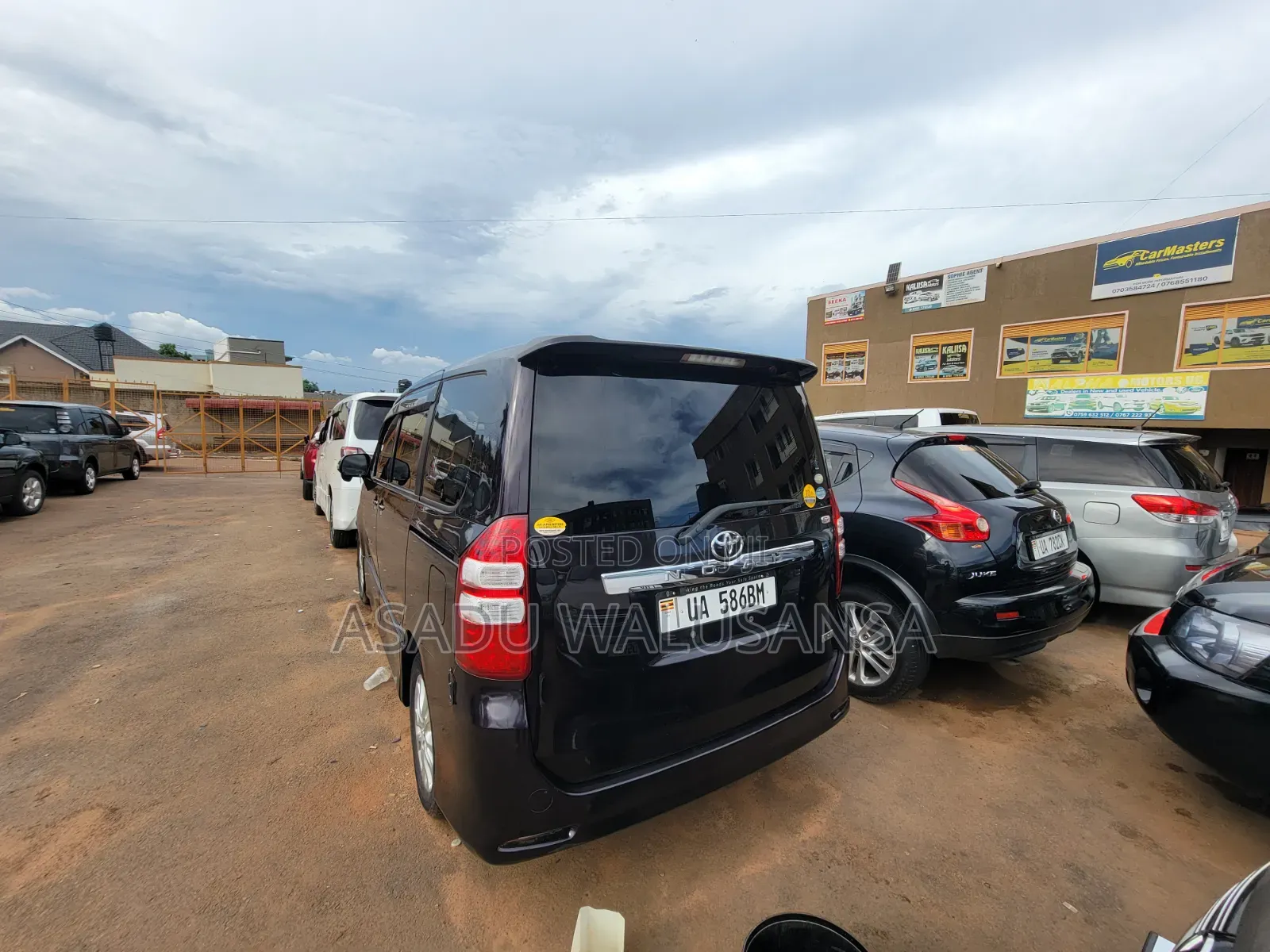 Toyota Noah 2012 Black