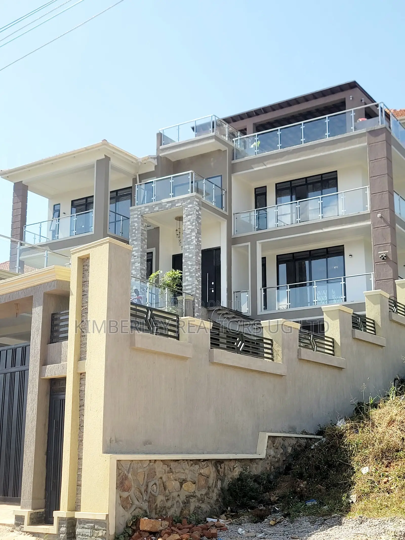 8bdrm Mansion in Division A for sale