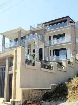 8bdrm Mansion in Division A for sale