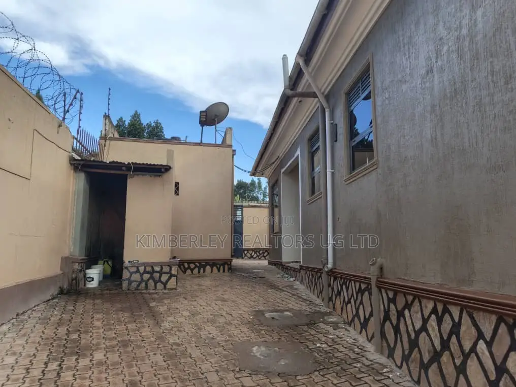 4bdrm House in Kira for sale