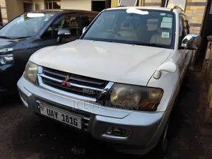 Mitsubishi Pajero 2001 White