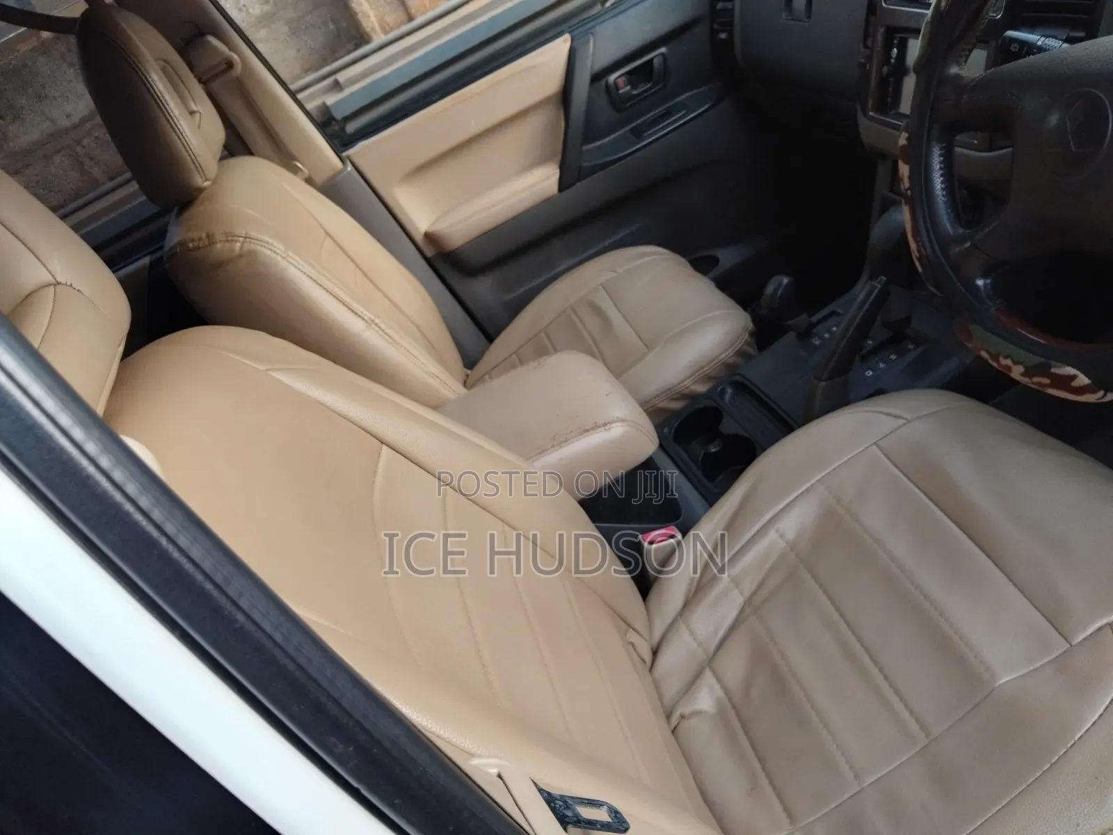 Mitsubishi Pajero 2001 White