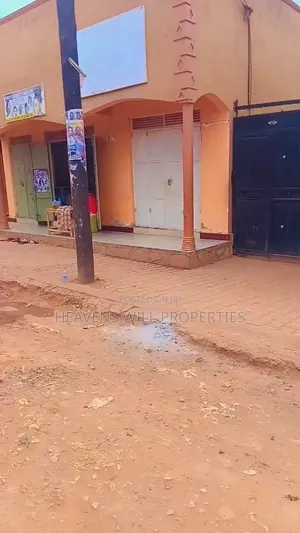 5 Shops + 5 Singles Self-Contained