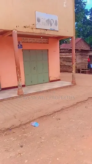 5 Shops + 5 Singles Self-Contained