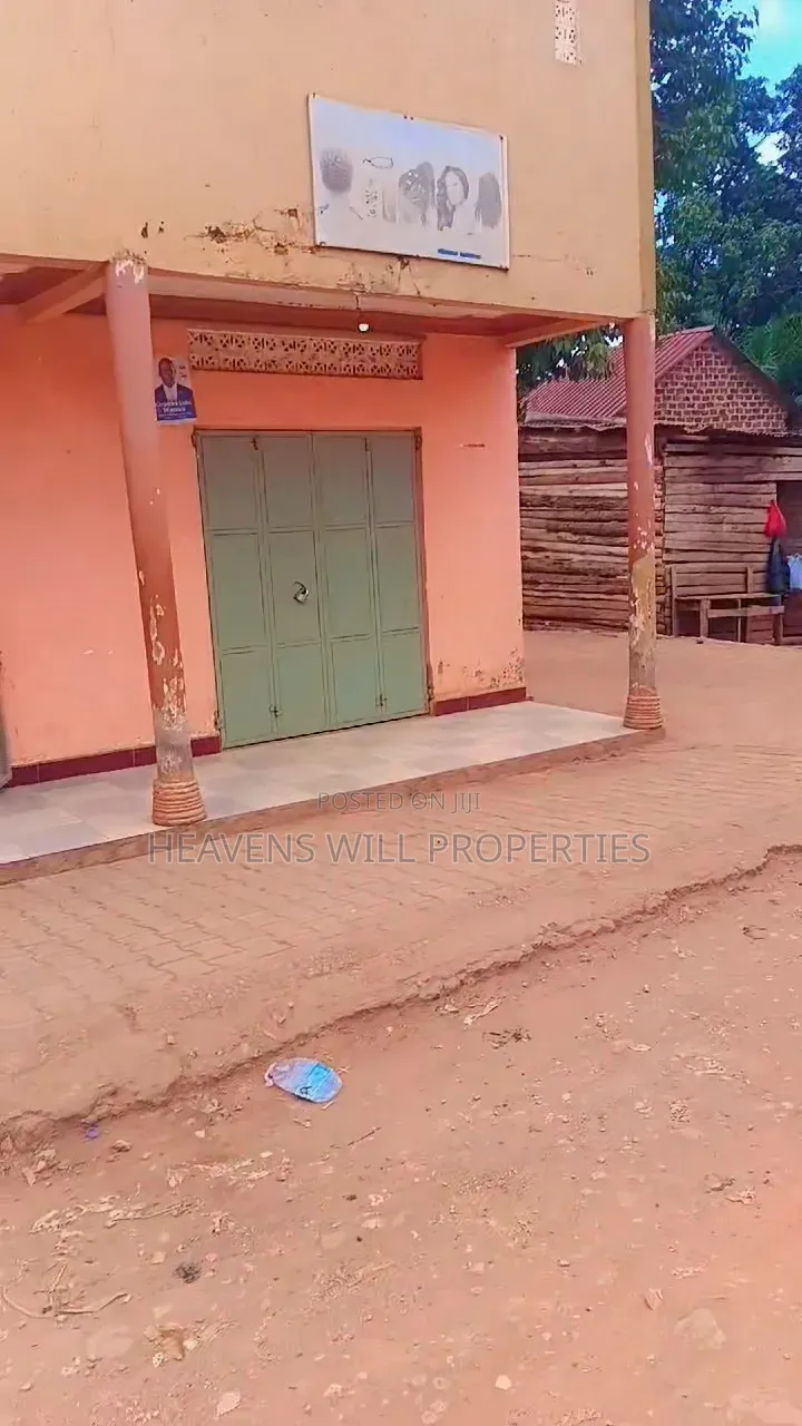 5 Shops + 5 Singles Self-Contained