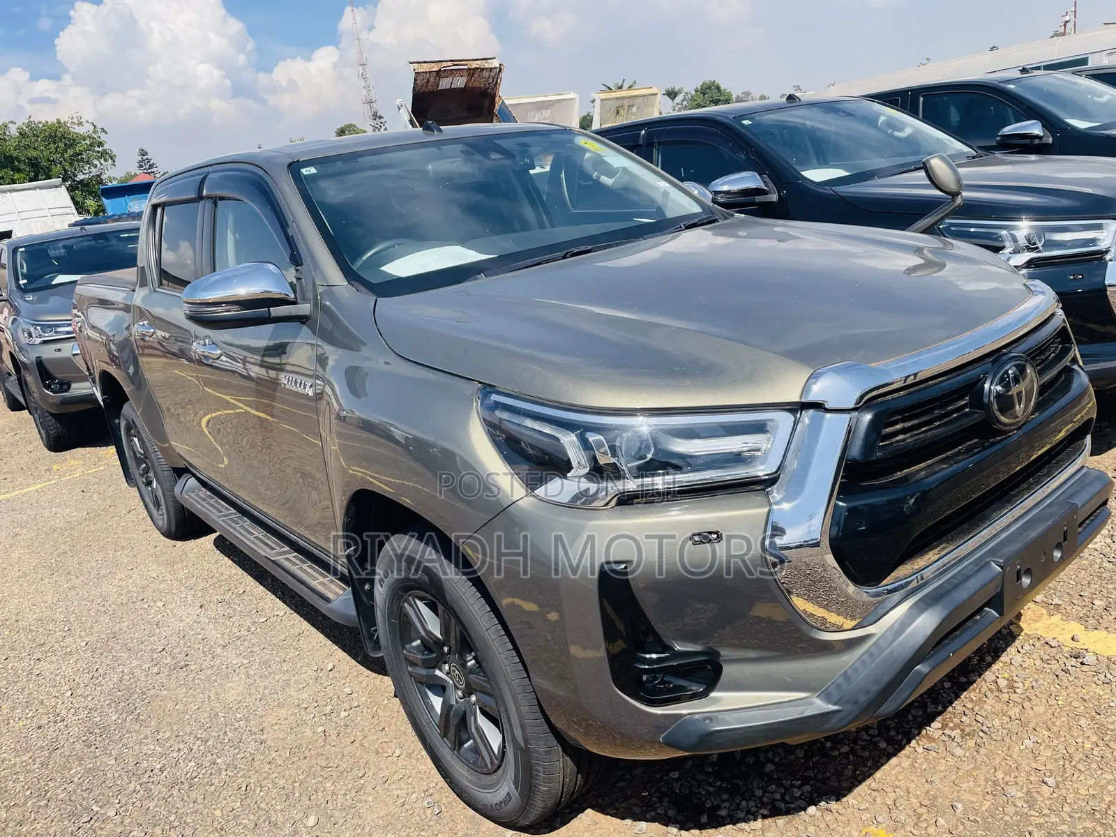 Toyota Hilux 2022 Gray