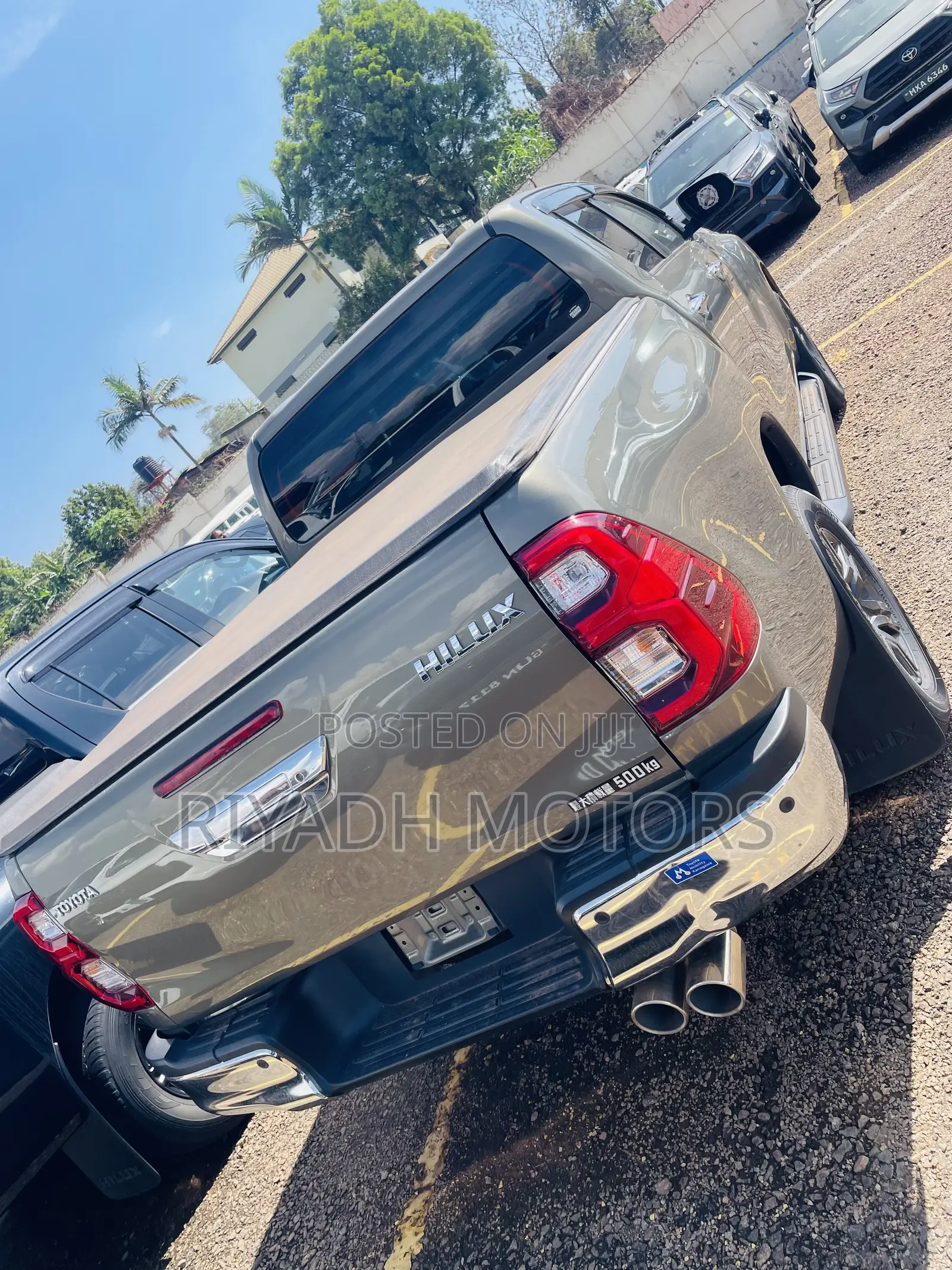 Toyota Hilux 2022 Gray