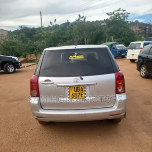 Toyota Raum 1.5 AWD 2008 Gold