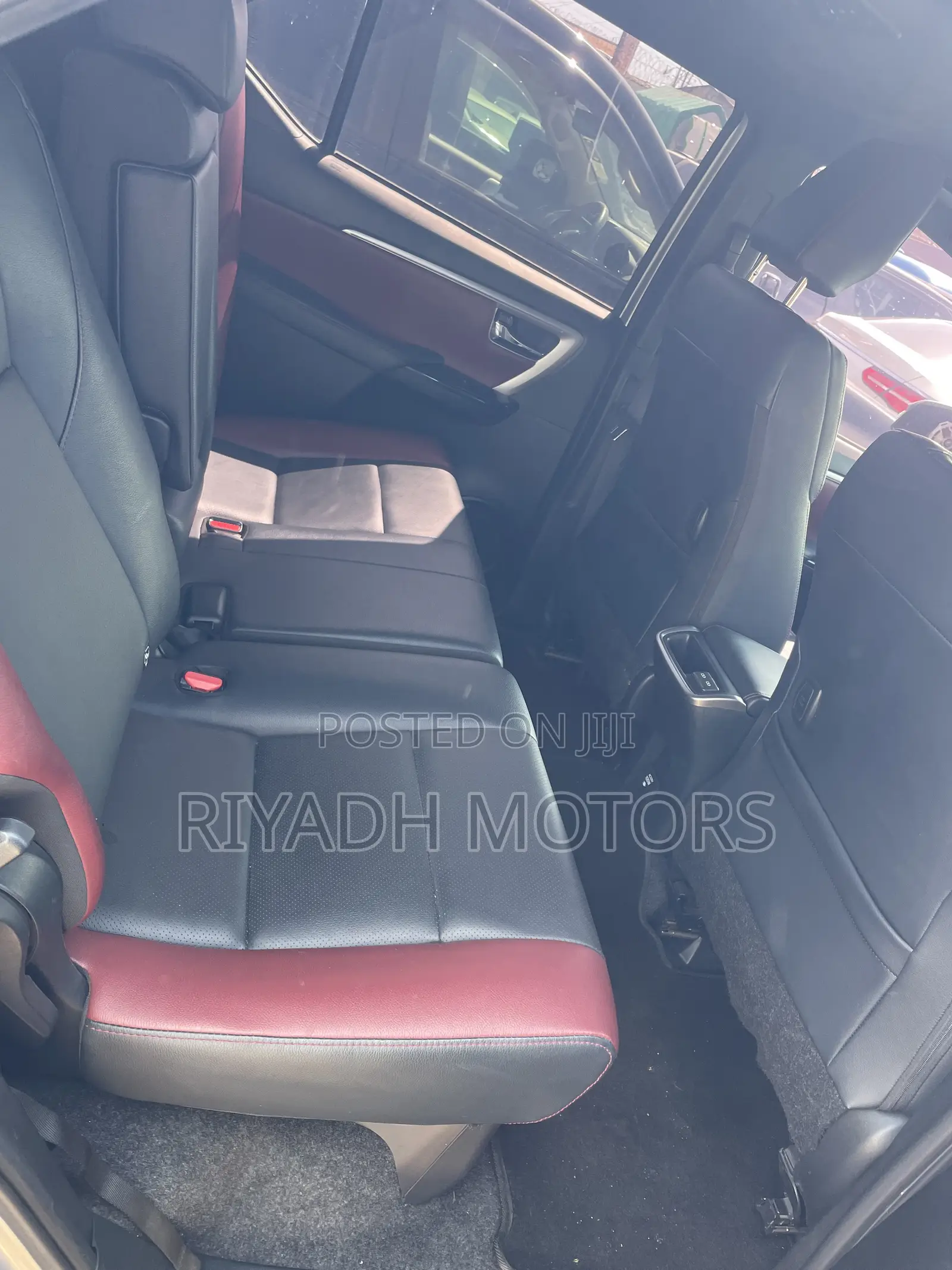 Toyota Fortuner 2.4 D AWD 2023 Silver