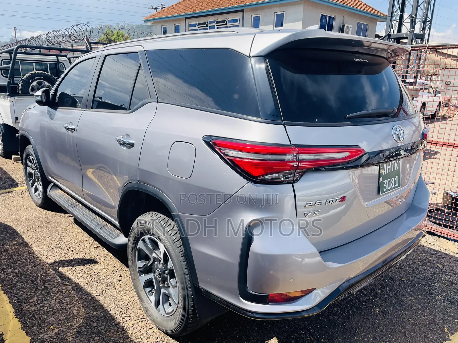 Toyota Fortuner 2.4 D AWD 2023 Silver