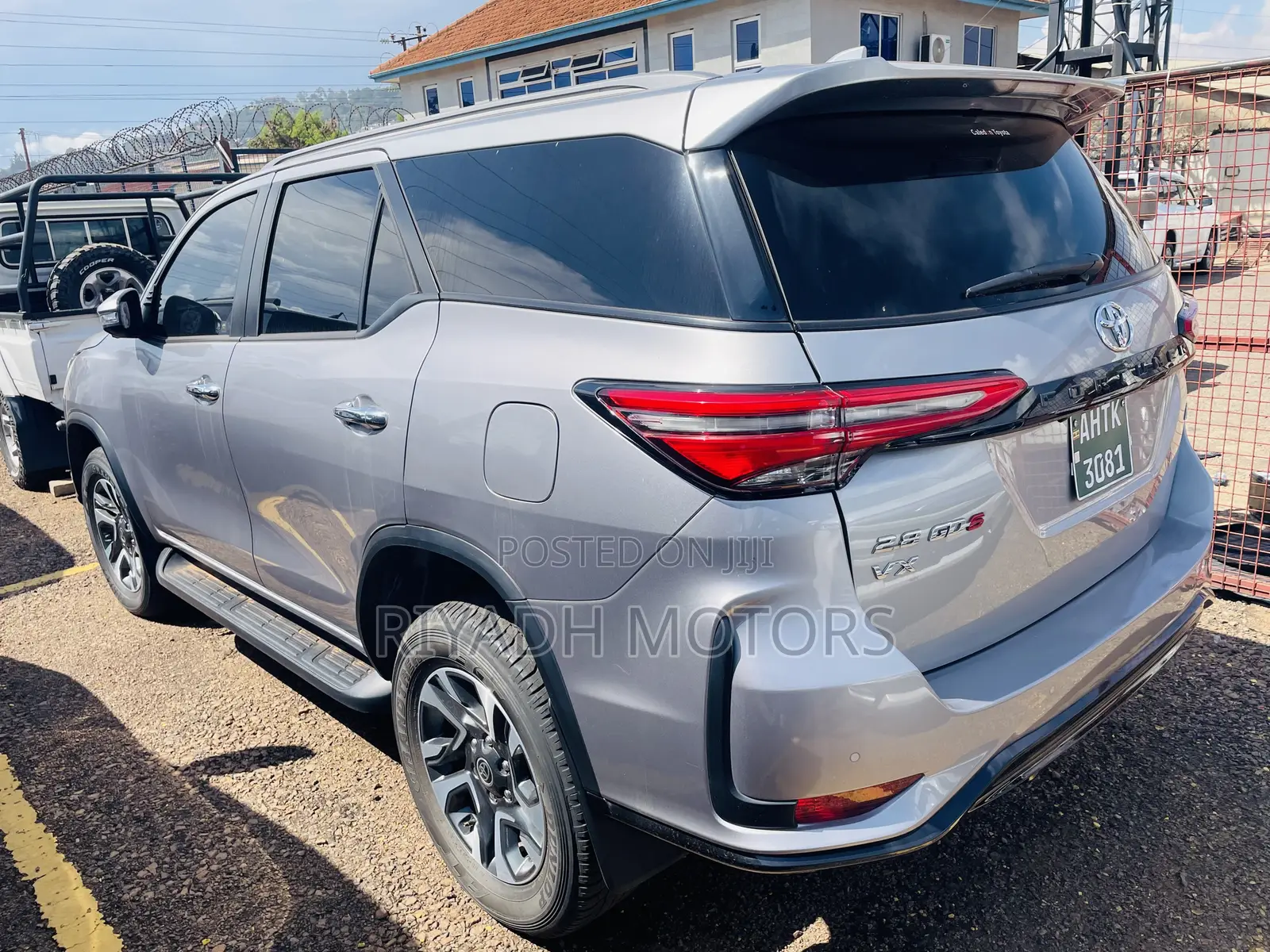 Toyota Fortuner 2.4 D AWD 2023 Silver