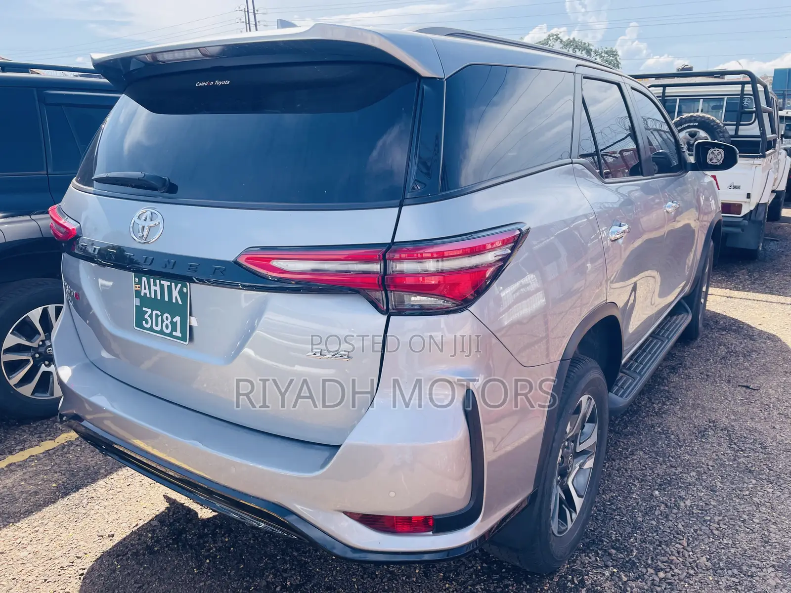 Toyota Fortuner 2.4 D AWD 2023 Silver
