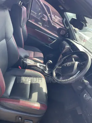 Toyota Fortuner 2.4 D AWD 2023 Silver