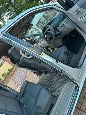 Toyota Noah 2.0 FWD (8 Seater) 2006 Silver
