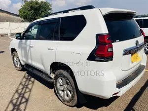 Toyota Land Cruiser Prado 2.7 2018 White