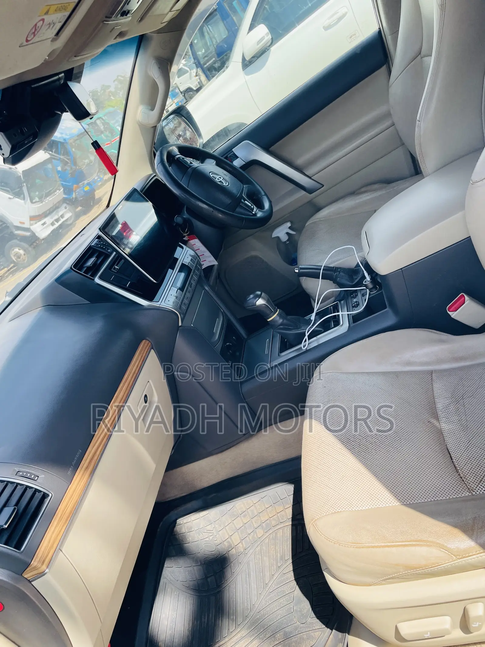 Toyota Land Cruiser Prado 2.7 2018 White