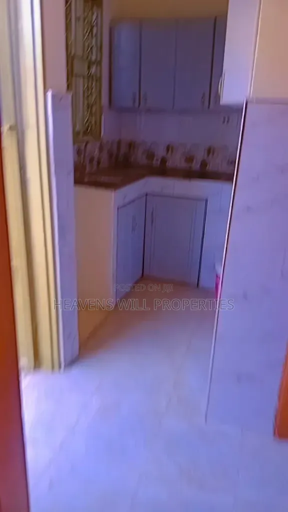4bdrm Bungalow in 4Br House On Quick, Division A for sale
