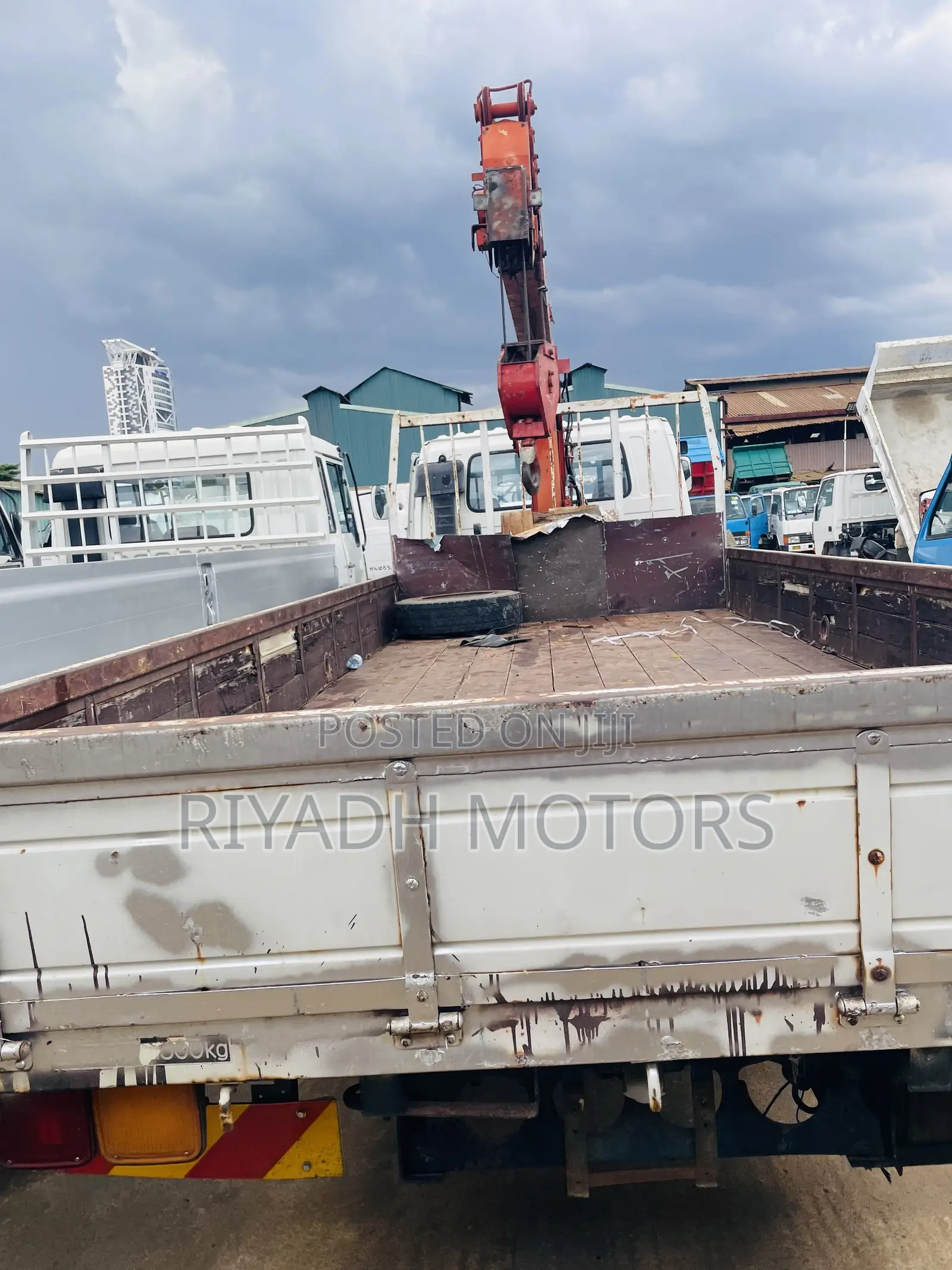 Isuzu Truck With Crane