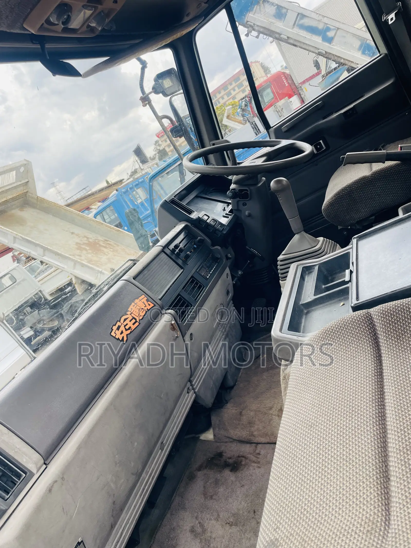 Isuzu Truck With Crane