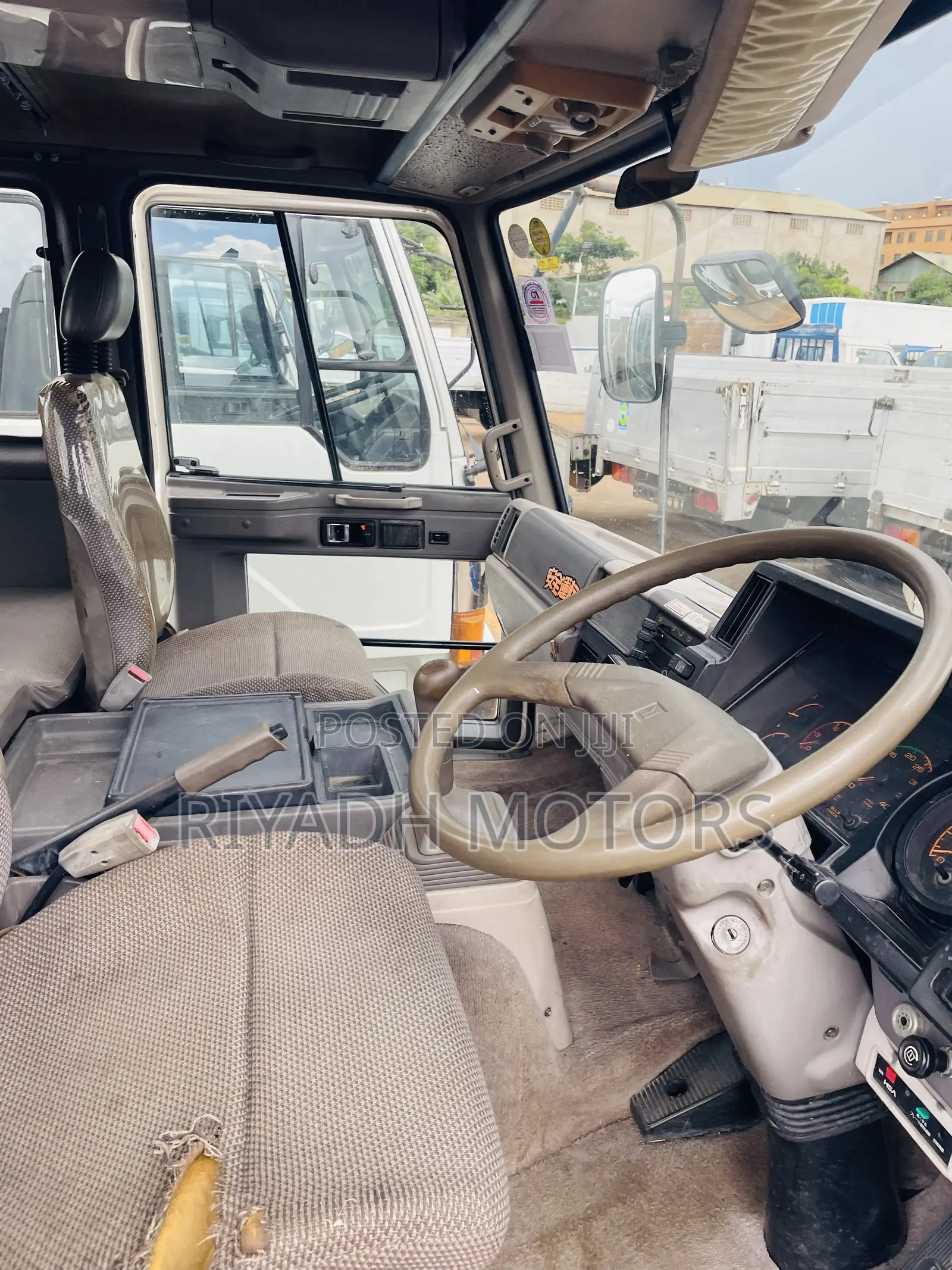 Isuzu Truck With Crane
