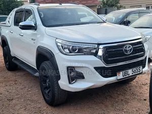 Toyota Hilux Revo Double Cab Deisel 2.8 RWD 2018 White