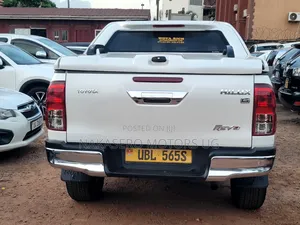 Toyota Hilux Revo Double Cab Deisel 2.8 RWD 2018 White