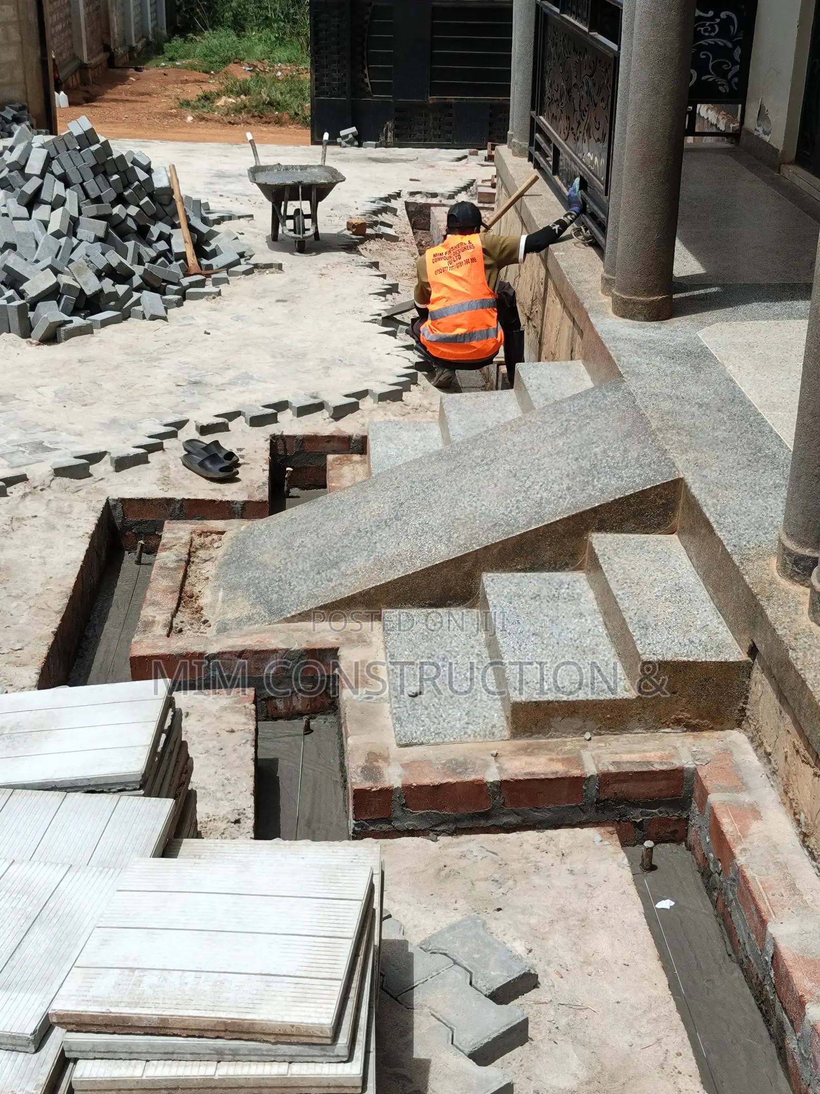 Best of Compound Designing and Construction Services