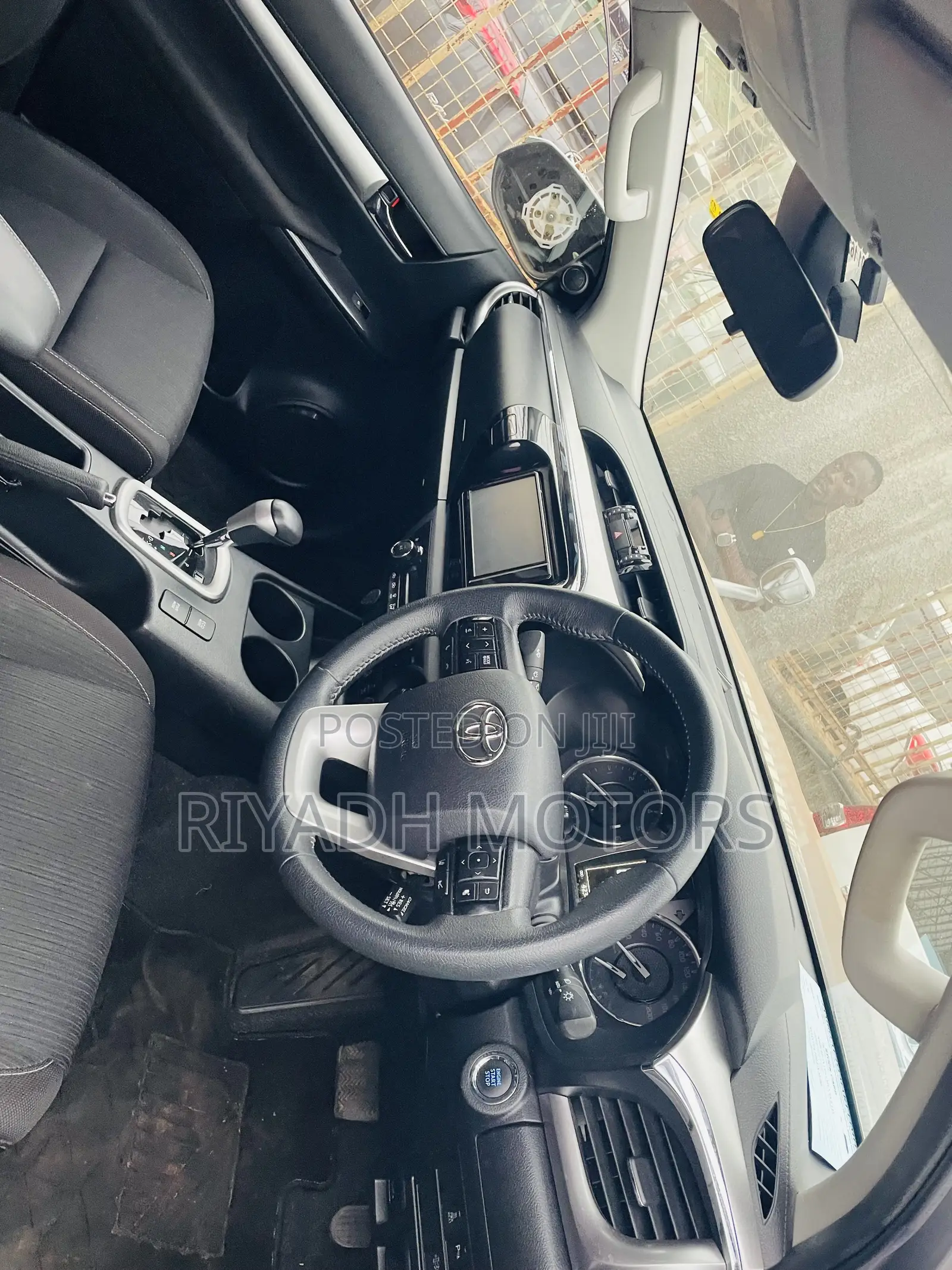 Toyota Hilux 2020 Silver