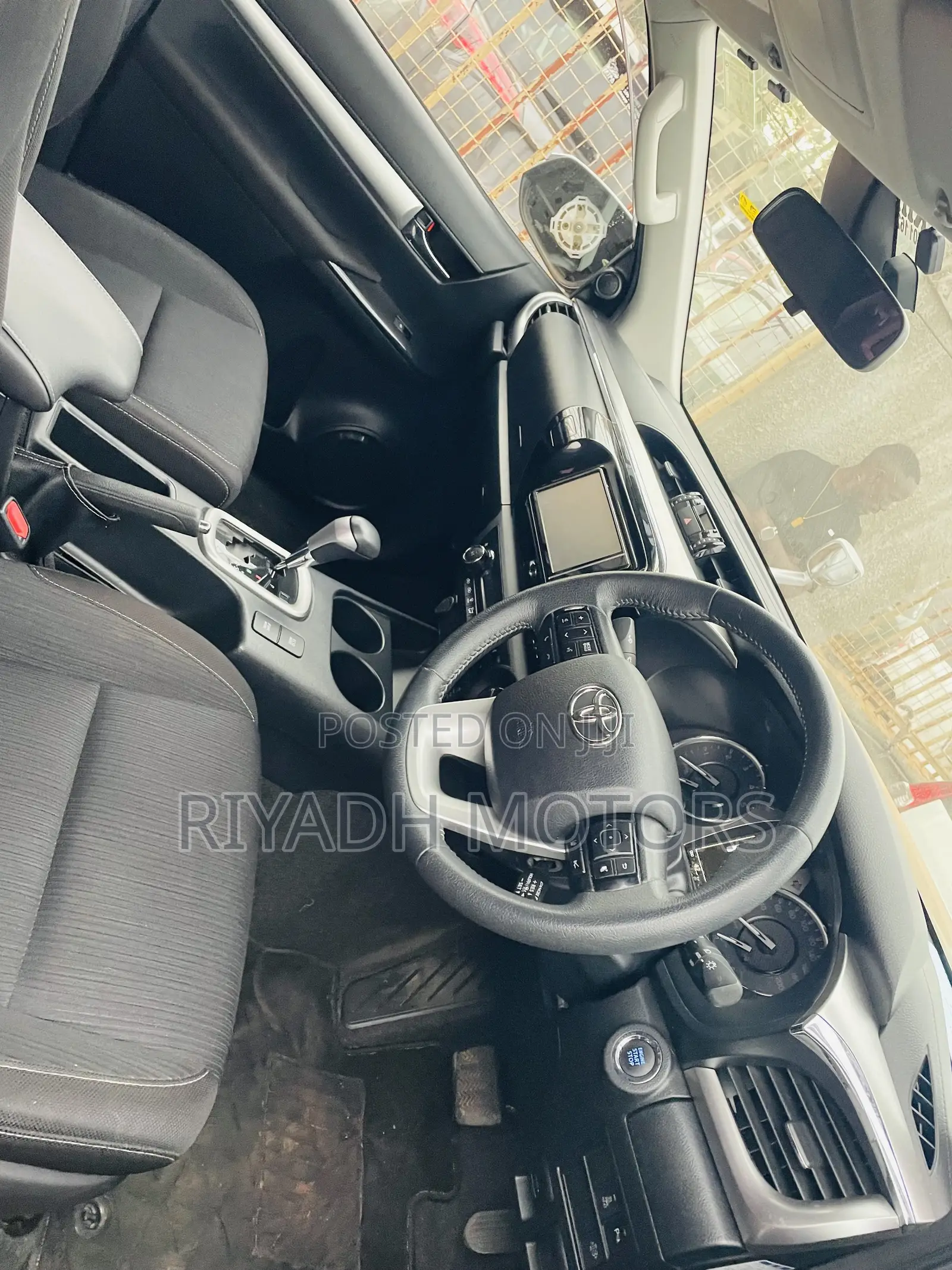 Toyota Hilux 2020 Silver