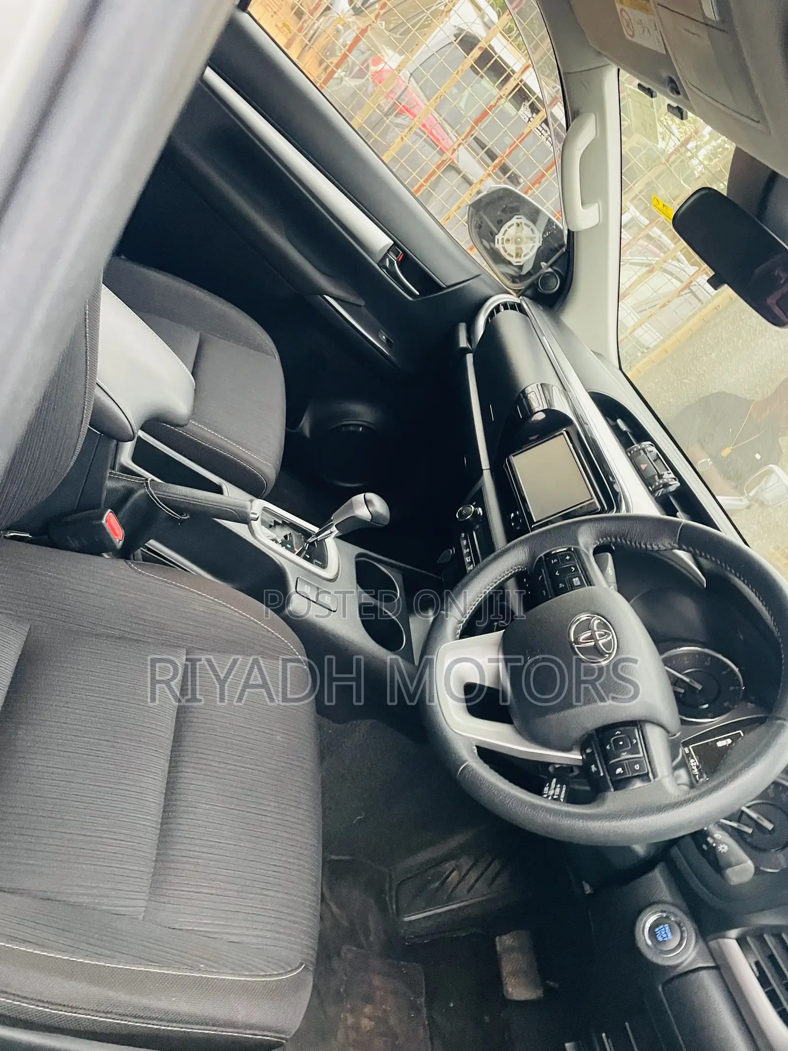 Toyota Hilux 2020 Silver