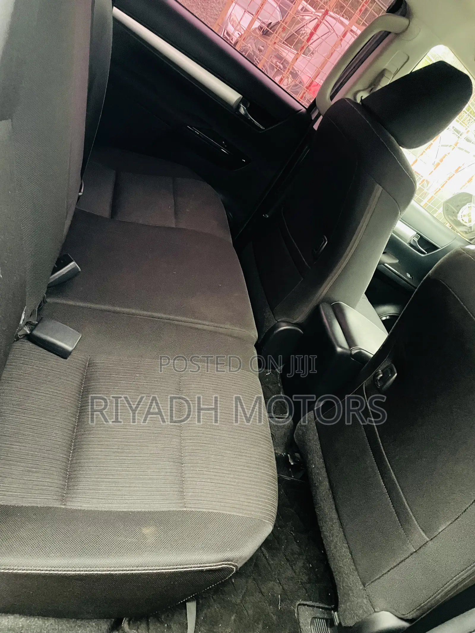 Toyota Hilux 2020 Silver