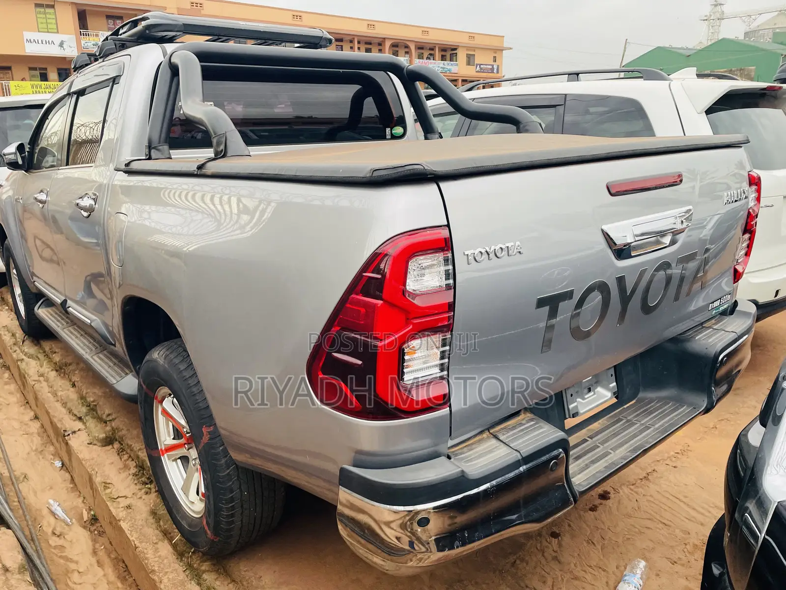 Toyota Hilux 2020 Silver